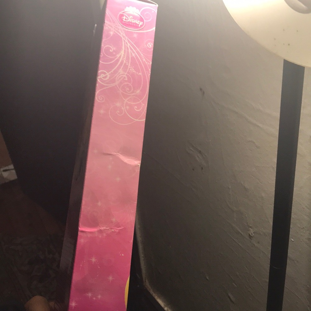 Rapunzel doll - Picture 3 of 5